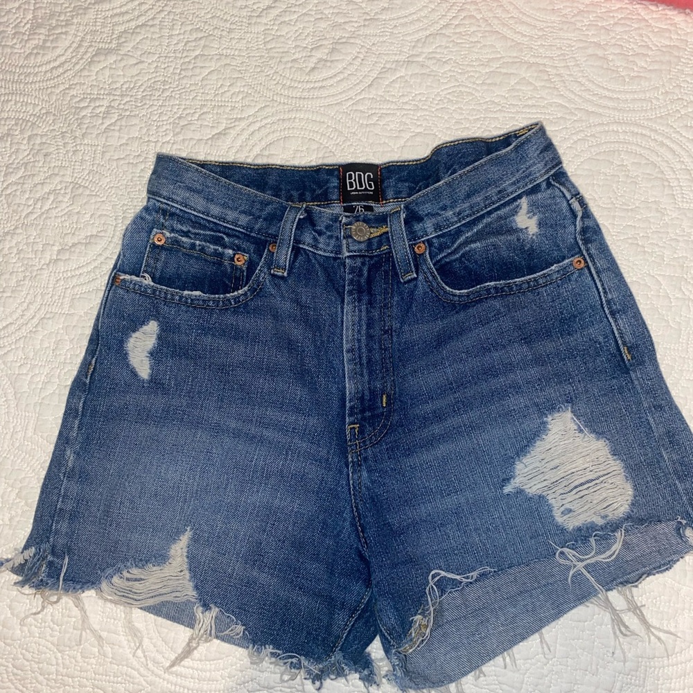 Urban outfitters shorts! Size 26 waist but could fit a 27 in my opinion!